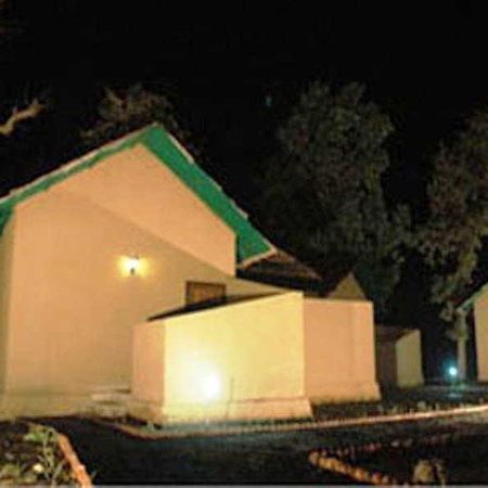 Tiger Lagoon Hotell Bandhavgarh National Park Eksteriør bilde